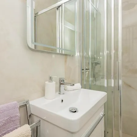 2 Bedroom In * Makarska