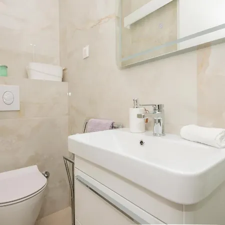 아파트 2 Bedroom In 마카르스카